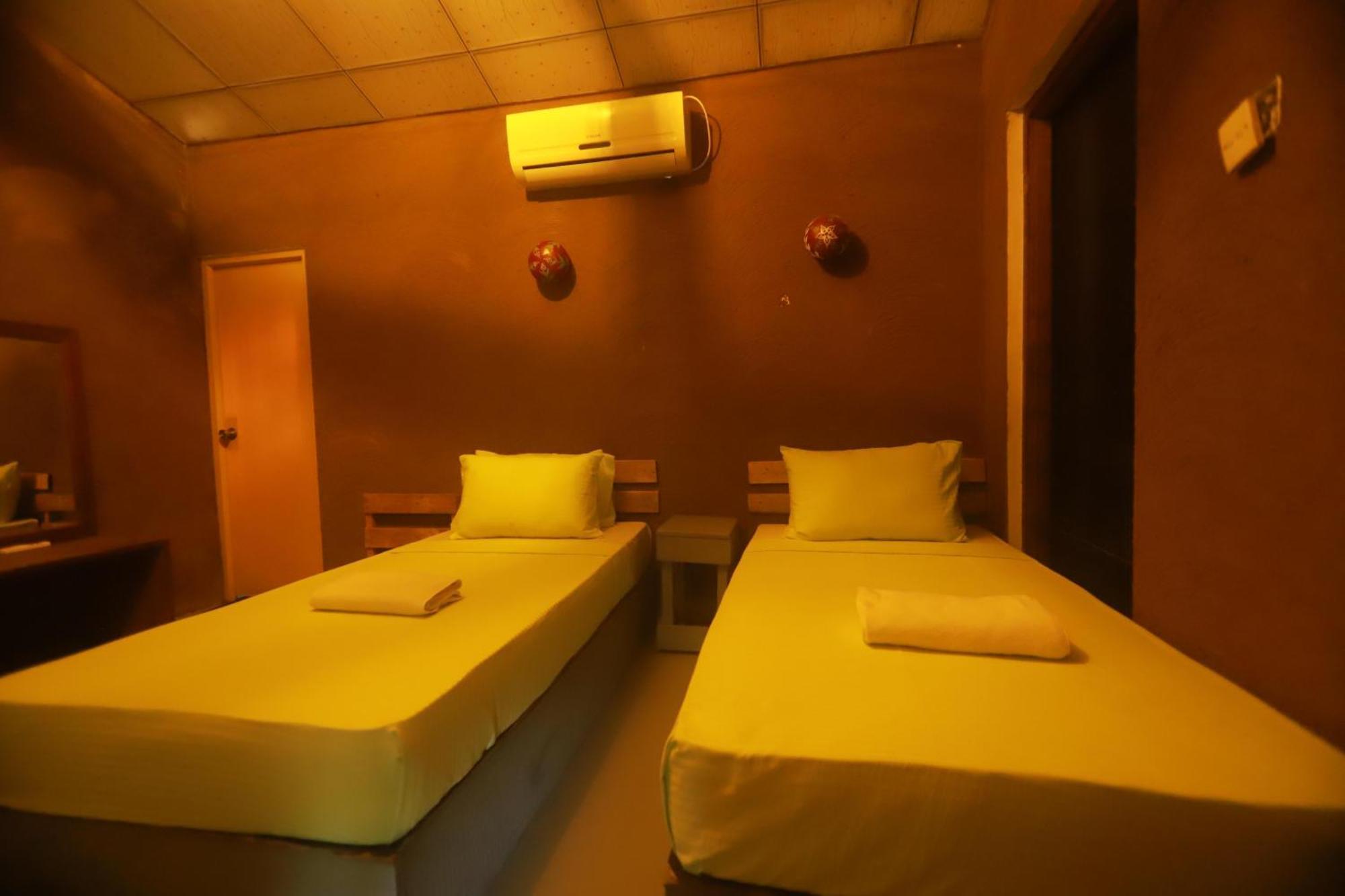 Dinna Nature Hostel Сигирия Экстерьер фото